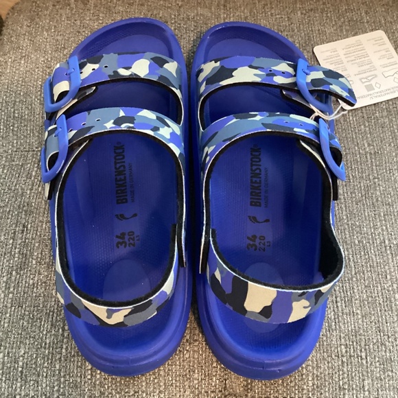 Birkenstock Kid's Mogami Birko-Flor Sandal in CMO Blue, size EU 34 - Picture 5 of 10